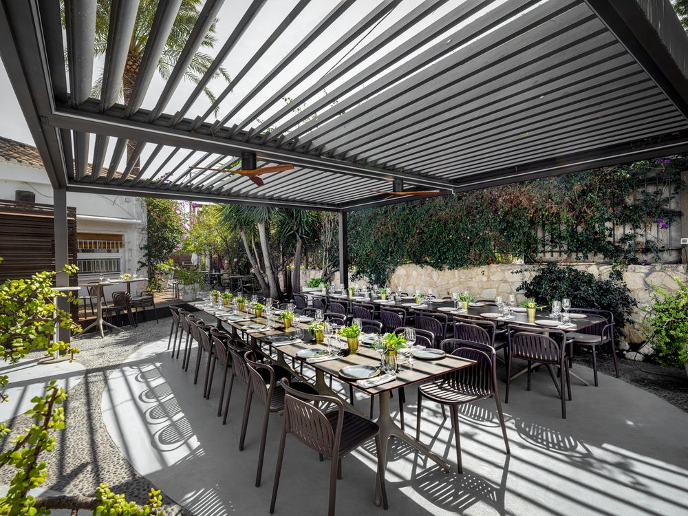 terraza sol y sombra restaurante vaquería